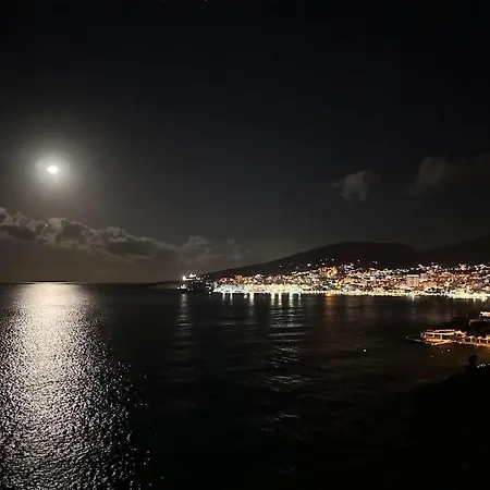 Arjola Hoxha * Sarandë